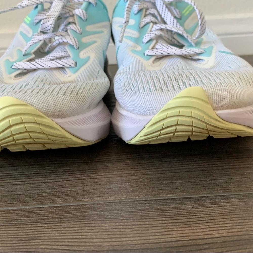 Nike - Picture 7 of 13